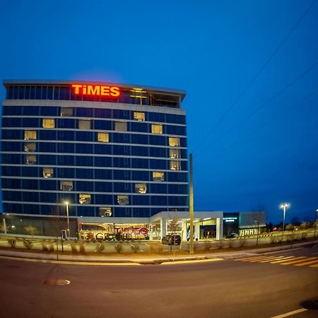 Grand Times Hotel דראמונדוויל מראה חיצוני תמונה