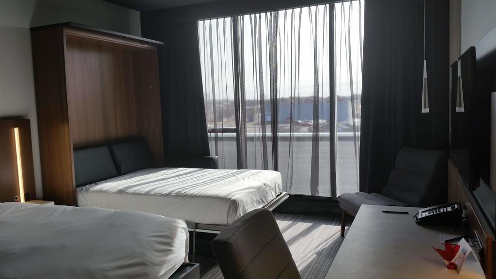 Grand Times Hotel דראמונדוויל מראה חיצוני תמונה