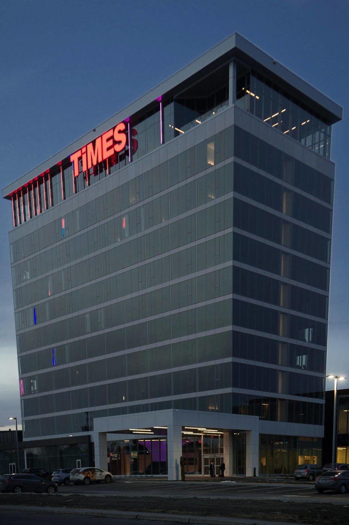 Grand Times Hotel דראמונדוויל מראה חיצוני תמונה