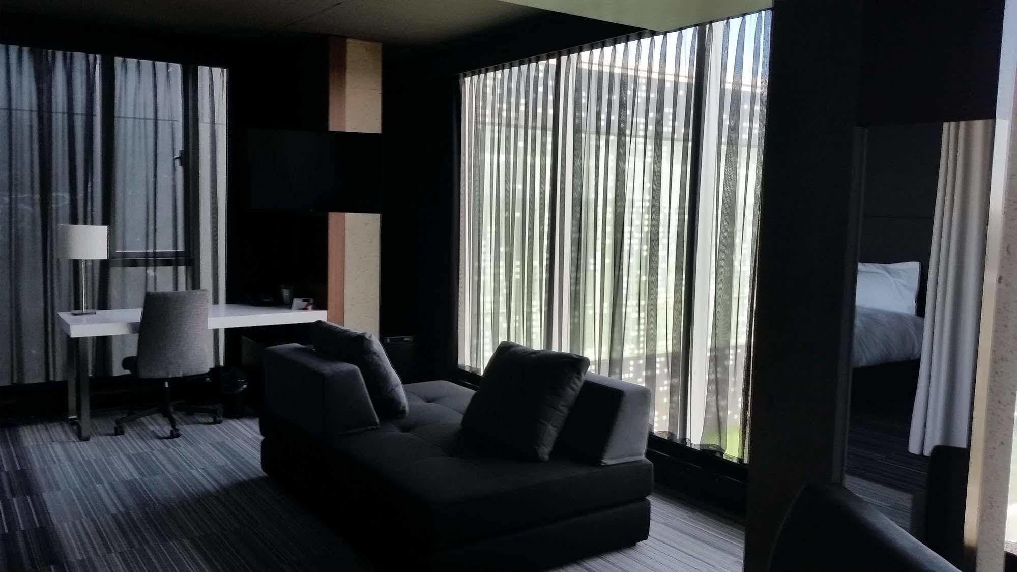 Grand Times Hotel דראמונדוויל מראה חיצוני תמונה