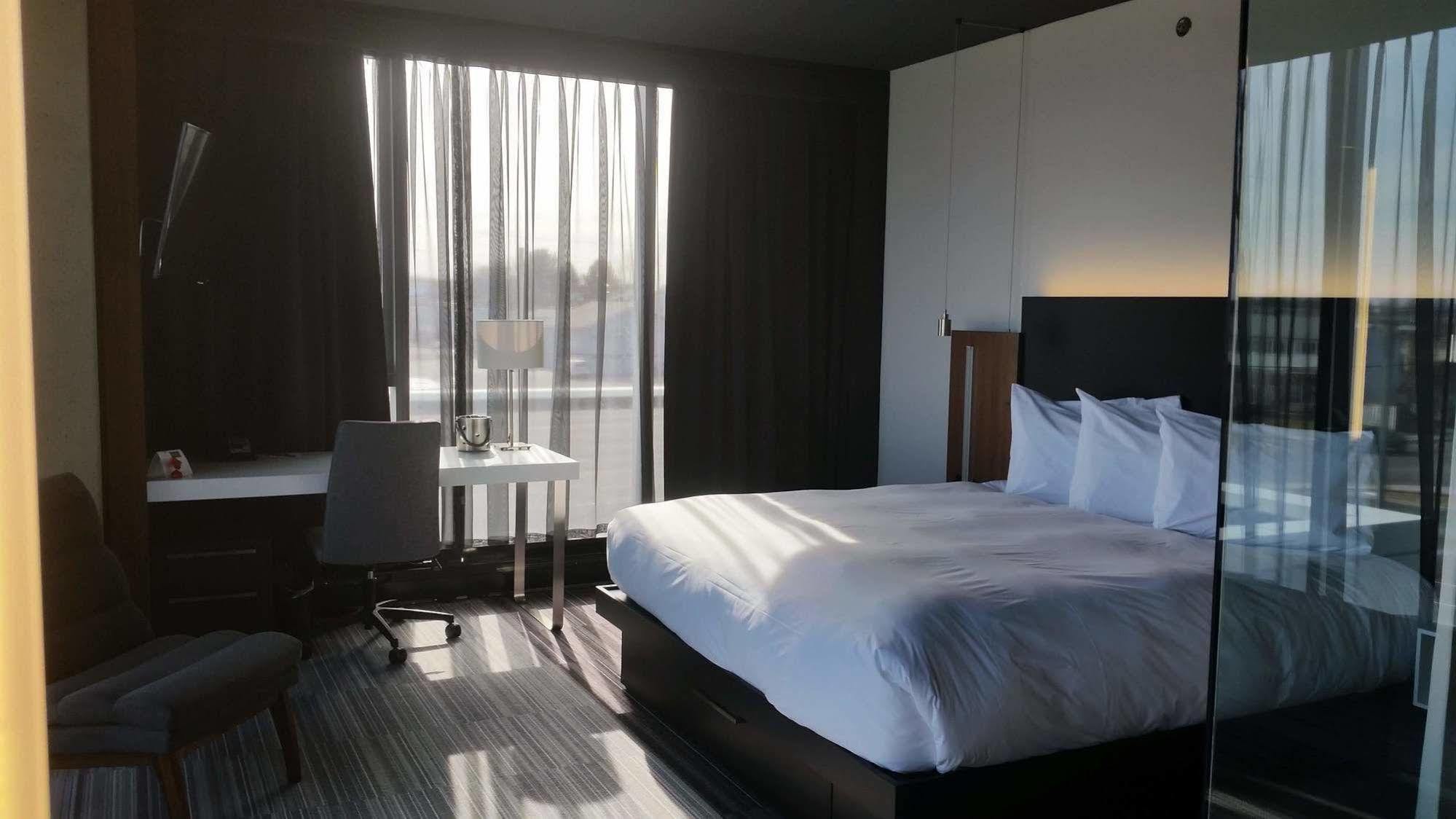 Grand Times Hotel דראמונדוויל מראה חיצוני תמונה