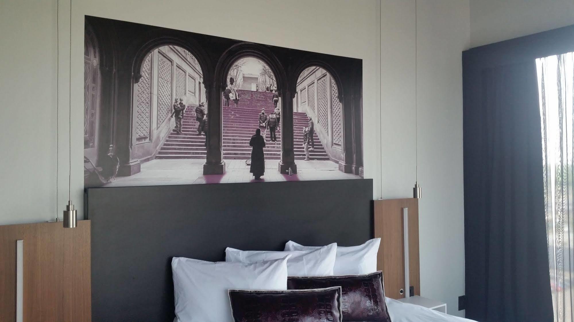 Grand Times Hotel דראמונדוויל מראה חיצוני תמונה