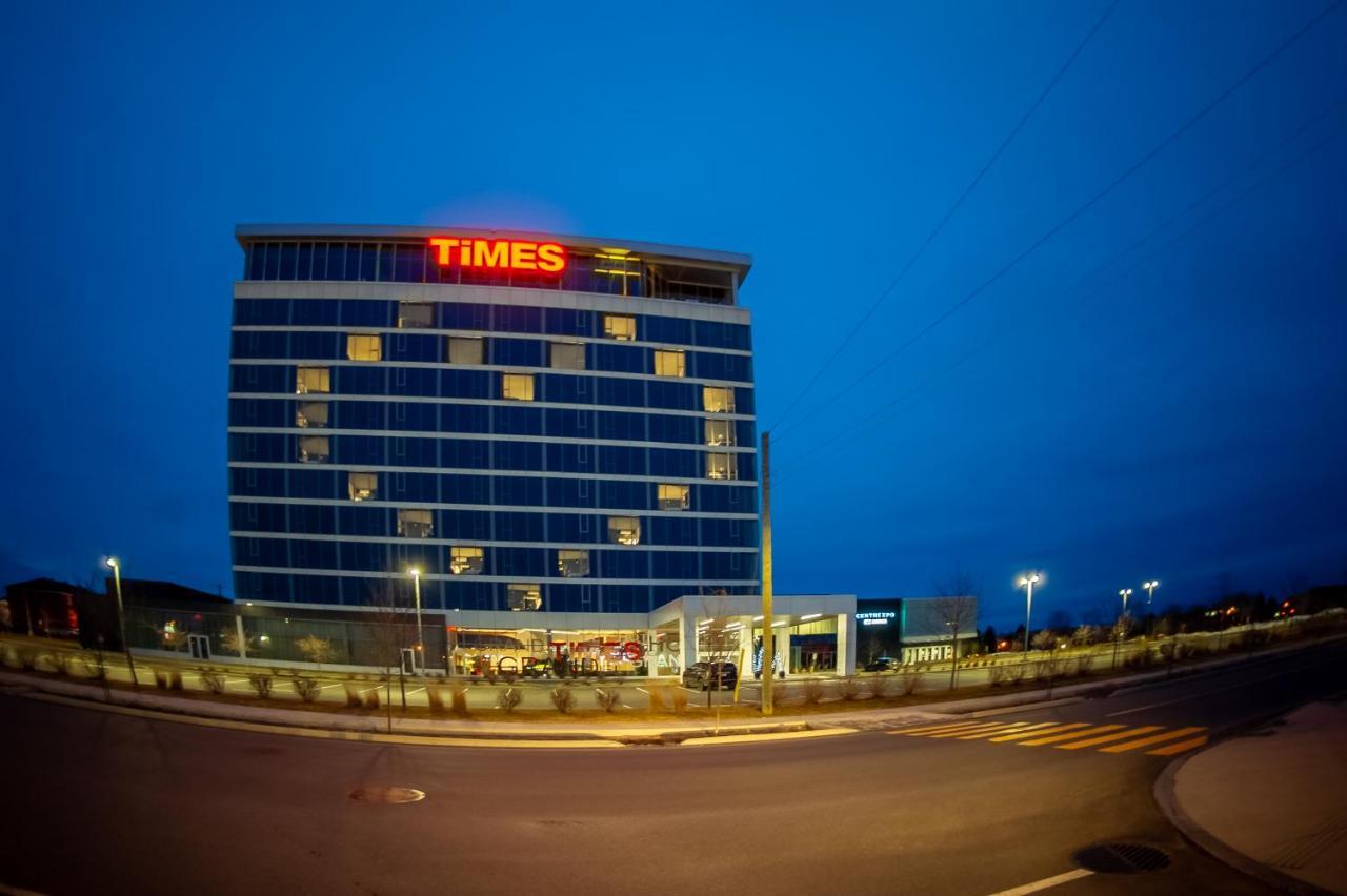 Grand Times Hotel דראמונדוויל מראה חיצוני תמונה
